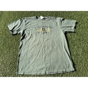 FT SAM HOUSTON US ARMY T SHIRT MENS SIZE MEDIUM GREEN LATITUDE LONGITUDE